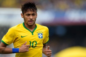 9游游戏官网-关键对决：季后赛第一轮谁将胜出？，季后赛决赛打几场