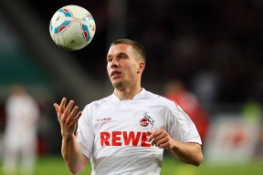 九游下载电脑版官网-在带领球队取得“逆转”胜利过程中，他的篮下争抢战术锦上添花！