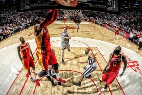 九游下载中心-格雷戈里奥·帕尔特里内里在1500米自由泳中夺金，帕特里克·格雷