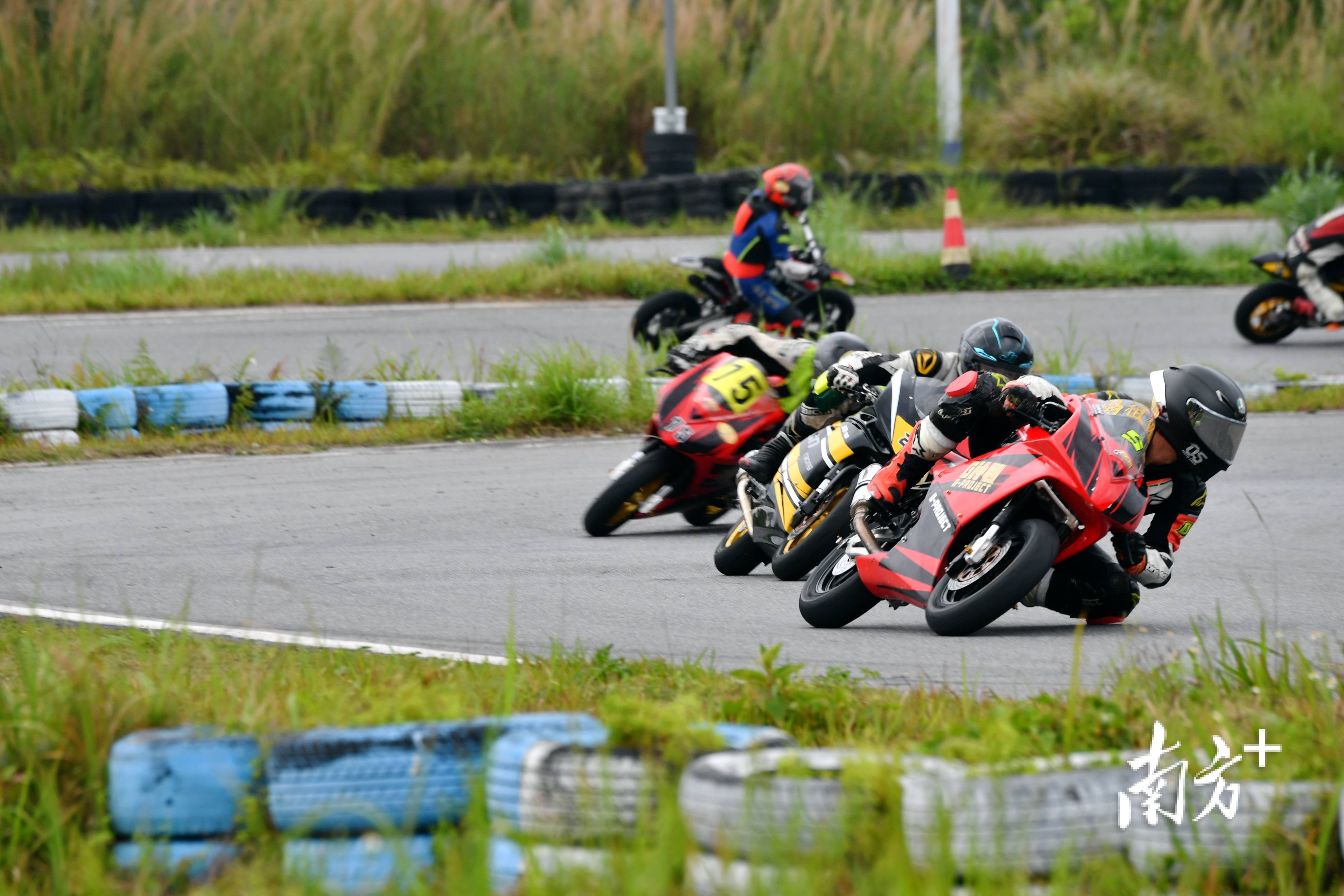 九游娱乐网站-包含摩托车大奖赛：速度与激情的完美结合的词条